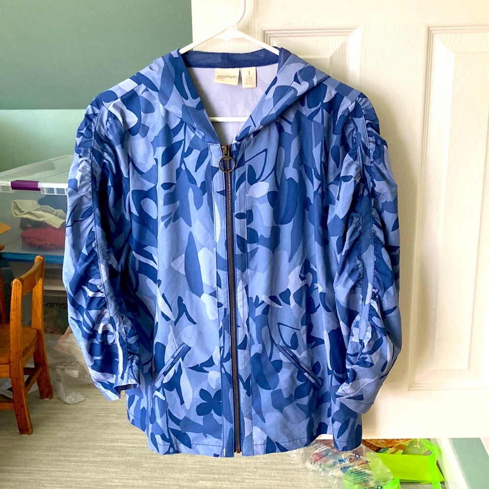Chico’s Zenergy Blue Camo lightweight jacket with hood.